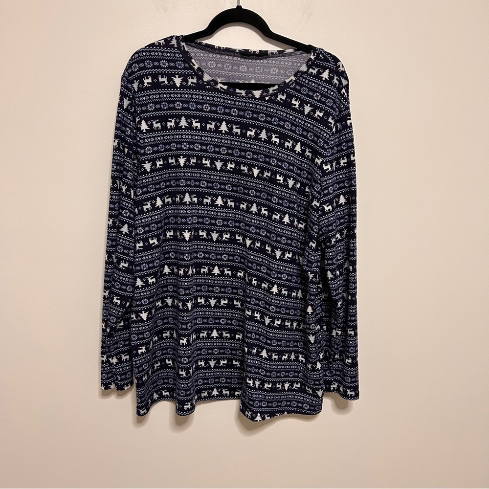 Emery Rose Women's Top size 2X? Reindeer Trees Navy and White Festive